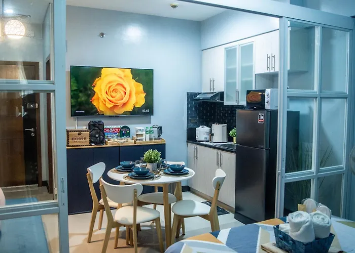 Elivion Staycations At Mckinley Hill, Near Venice, Bgc, With Pool & Wifi Manila