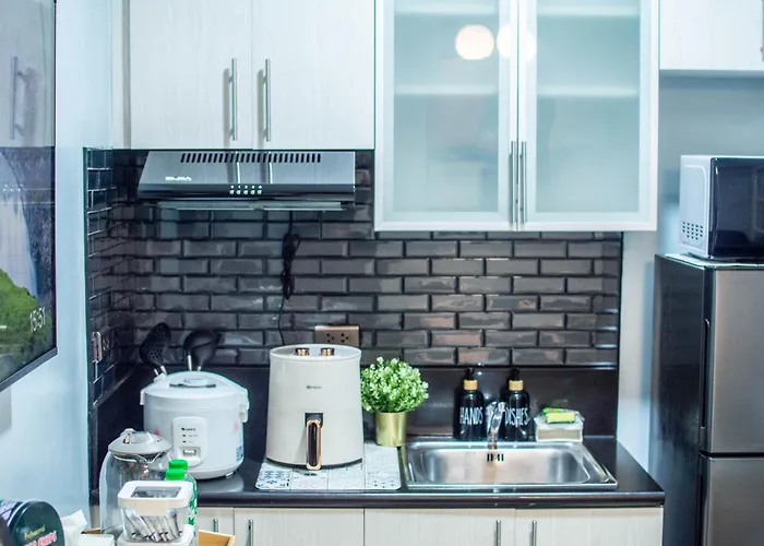 Elivion Staycations At Mckinley Hill, Near Venice, Bgc, With Pool & Wifi Apartment Manila