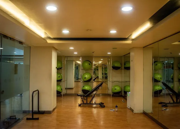 Elivion Staycations At Mckinley Hill, Near Venice, Bgc, With Pool & Wifi * Manila
