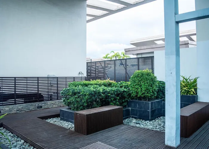 Elivion Staycations At Mckinley Hill, Near Venice, Bgc, With Pool & Wifi Apartment *
