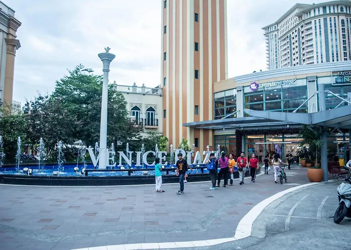 Elivion Staycations At Mckinley Hill, Near Venice, Bgc, With Pool & Wifi Manila