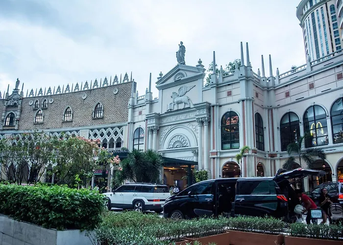 Elivion Staycations At Mckinley Hill, Near Venice, Bgc, With Pool & Wifi